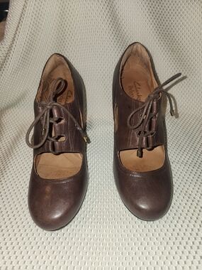 Clarks Brown Leather Lace-Up Women's Heels